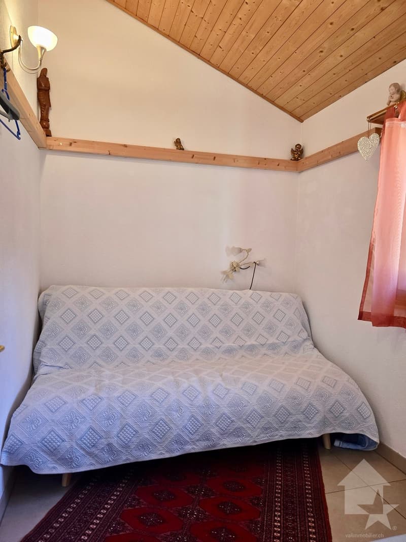 Magnificent chalet located in a residential area of Blignou (10)