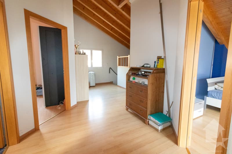 Villa d'une surface de 198 m2 hab. sur parcelle de 1000m2 (12)
