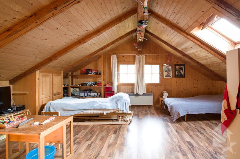 Chalet with 5.5 rooms and charm, 180 m2, sunny location (7)