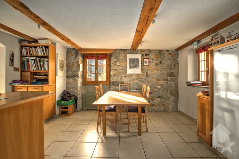 Chalet de 5.5 pièces avec cachet, 180 m2, situation ensoleillée (5)