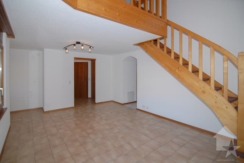 Spacieux appartement en duplex aux Bains de Saillon (2)