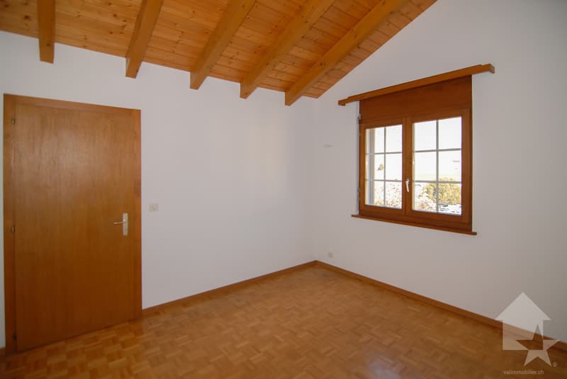 Spacieux appartement en duplex aux Bains de Saillon (6)