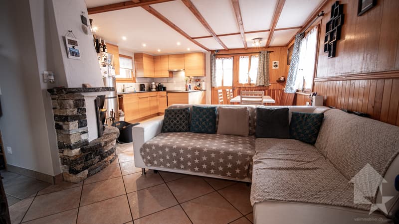 Séduisant chalet avec vue imprenable sur le village et les montagnes (10)