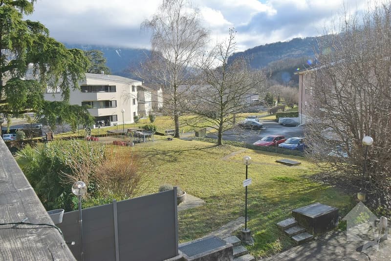 Joli 5.5 pièces, spacieux, rénové et incluant 2 places de parc (2)