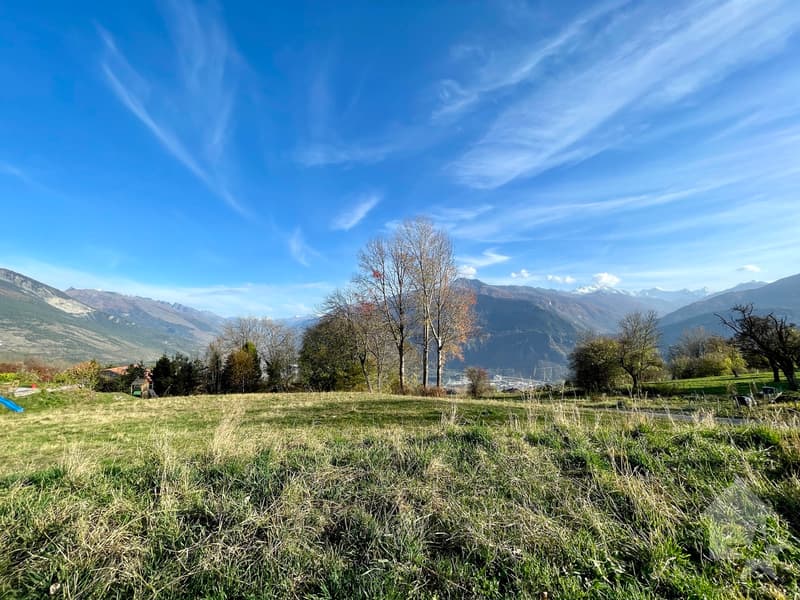 Building plot with gentle slope, quiet and with panoramic view (2)