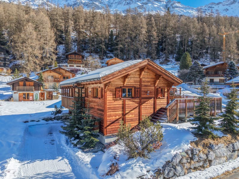 Au coeur du Val d'Anniviers, magnifique chalet de haut standing (1)
