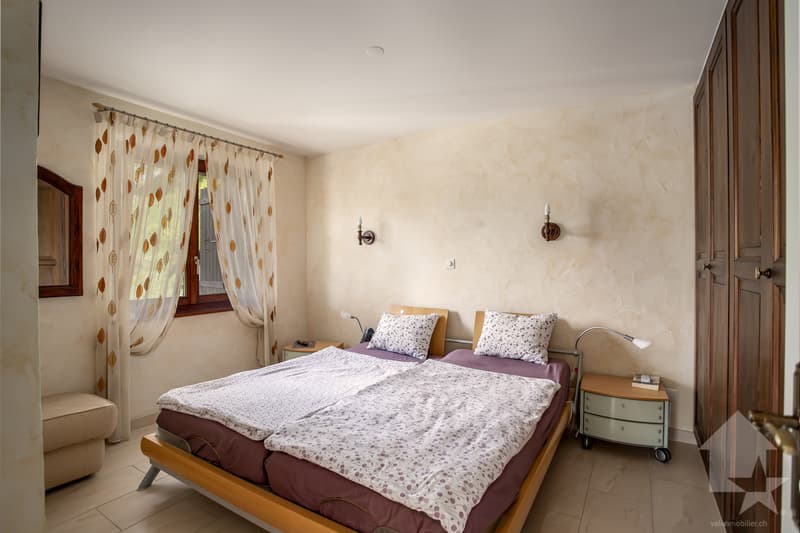 Spacieuse villa de 7.5 pièces, 245 m² + garage/atelier au rez, 137 m² (6)