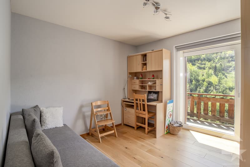 Spacieuse villa de 7.5 pièces, 245 m² + garage/atelier au rez, 137 m² (7)