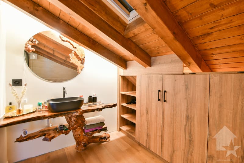 Magnificent fully renovated chalet (10)