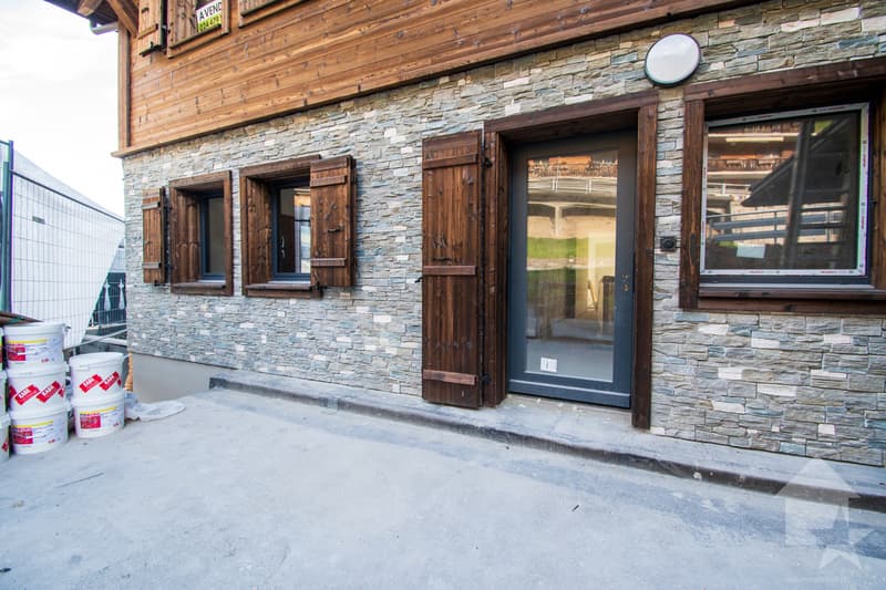 Val-d'Illiez, superb 182 m2 duplex with professional office (6)