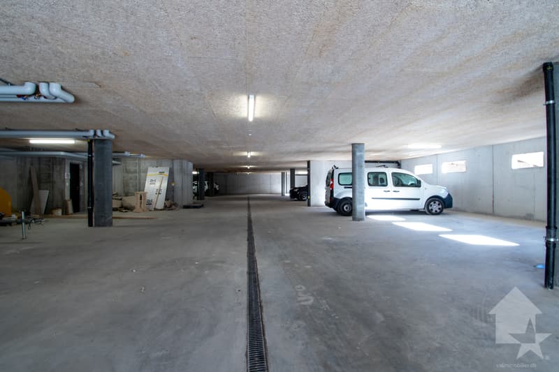 Val-d'Illiez, superb 182 m2 duplex with professional office (8)