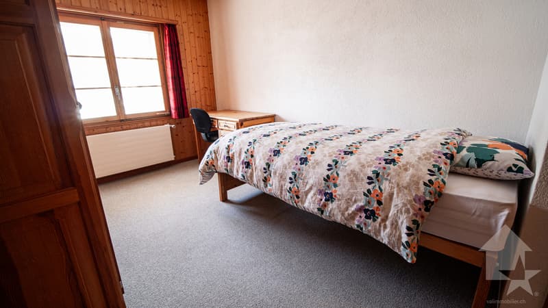Agréable chalet sur trois niveaux avec vue panoramique (12)