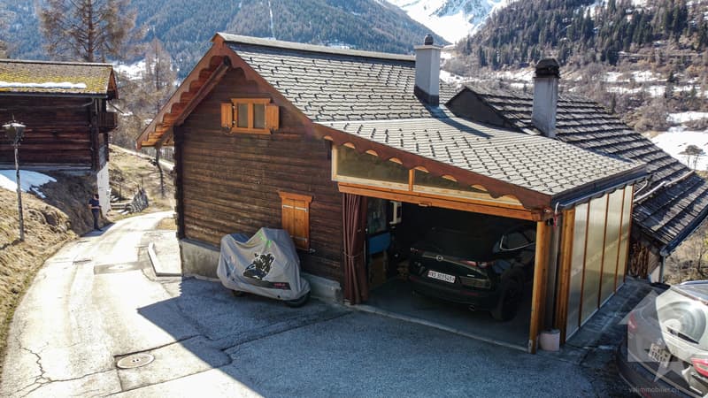 Agréable chalet sur trois niveaux avec vue panoramique (2)