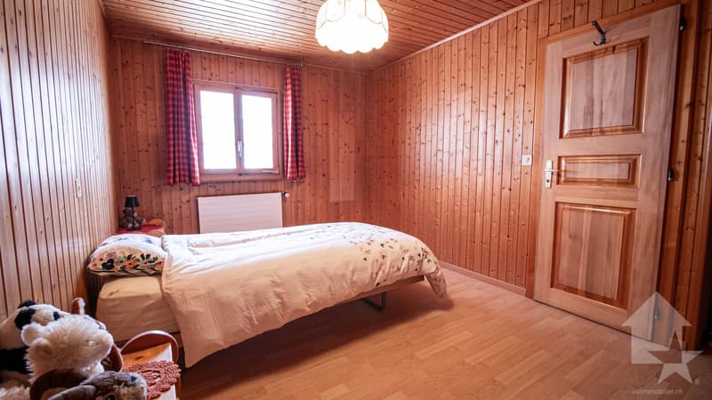 Agréable chalet sur trois niveaux avec vue panoramique (11)