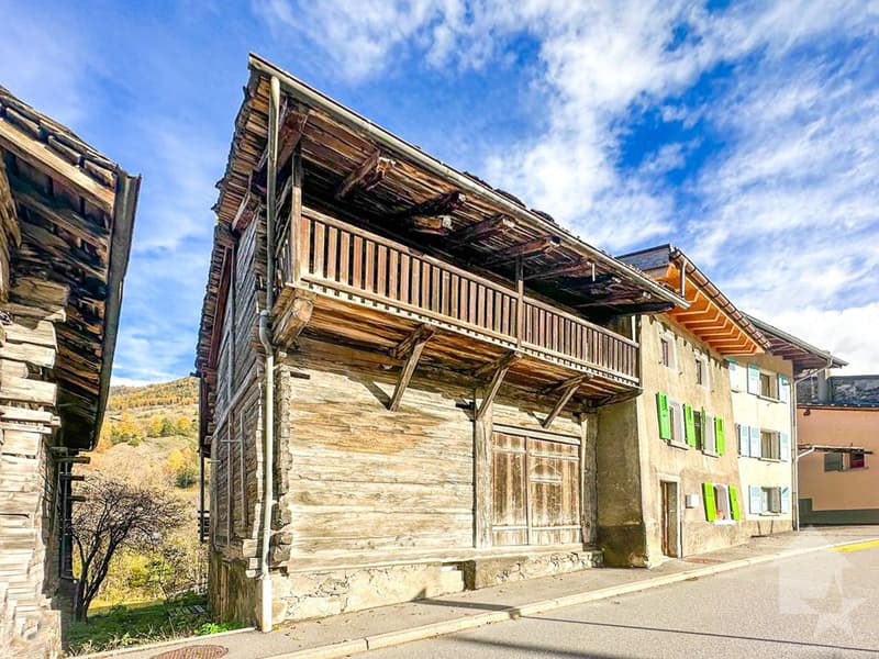 Grange à transformer en résidence principale à Orsières (1)