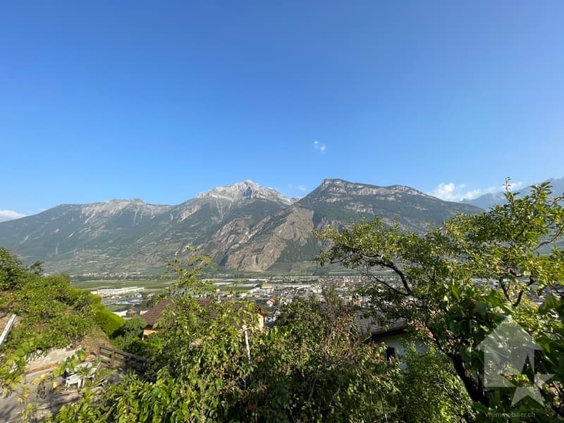 Apartment 4.5 rooms of 133m2 with garden of 176m2 and 2 parking spaces (5)
