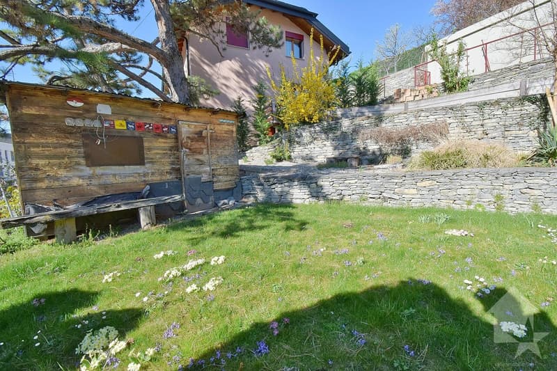 Spacieuse villa avec un double box près du centre de Sion ! (2)