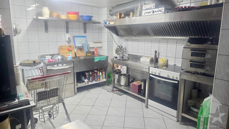 Charmantes Café-Bar in der Mitte von Anzère (4)