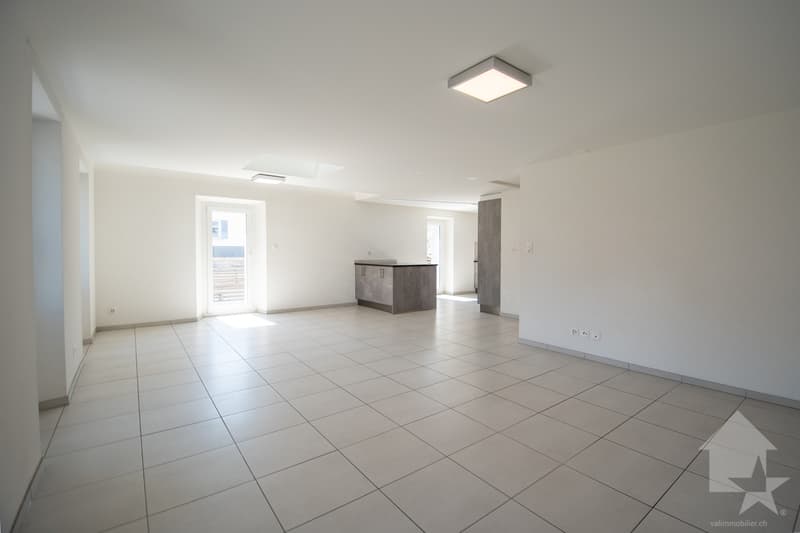 Spacieux duplex de standing de 4.5 pièces au centre de Leytron (3)