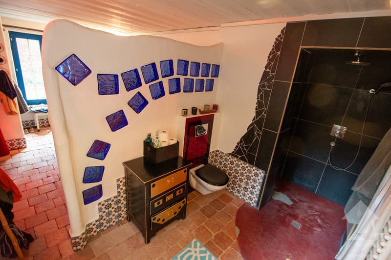 Atypical chalet of 140 m2 on a plot of 19'881 m2 (11)
