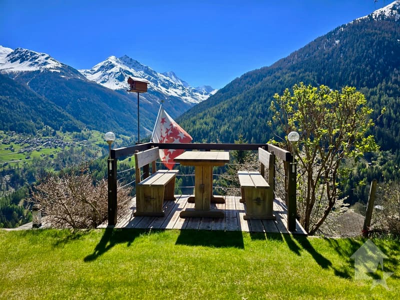 Magnificent chalet with 2 outdoor parking spaces (12)