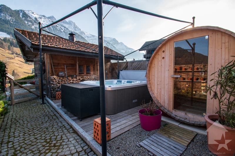 Val-d'Illiez, magnificent chalet with 3 apartments (10)