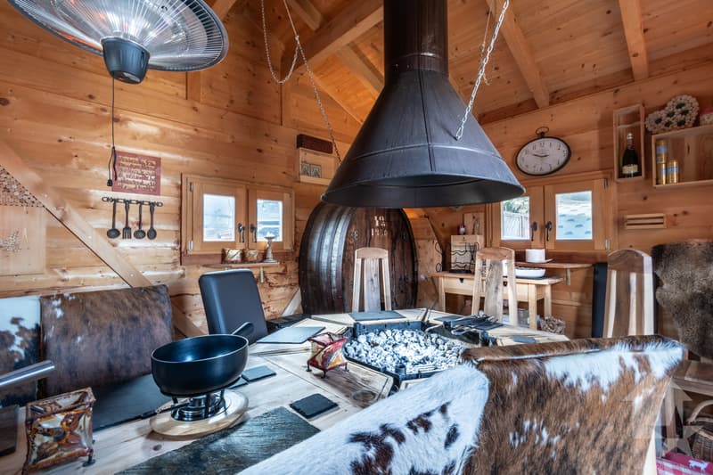 Val-d'Illiez, magnificent chalet with 3 apartments (11)