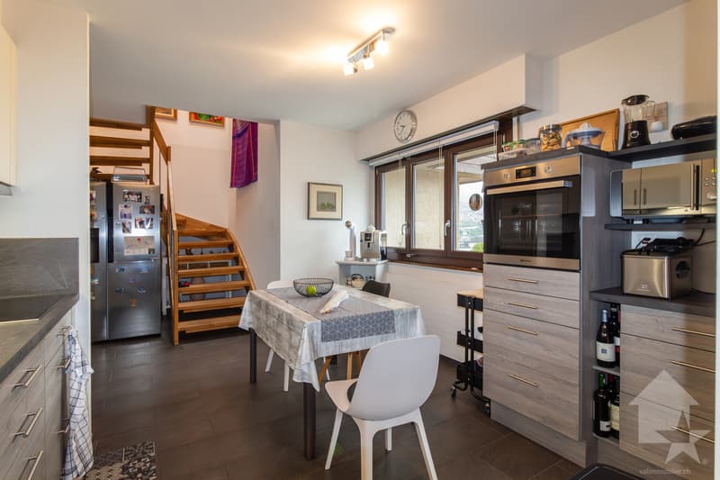 Charmant duplex 5.5 pièces en attique entièrement rénové avec goût (2)