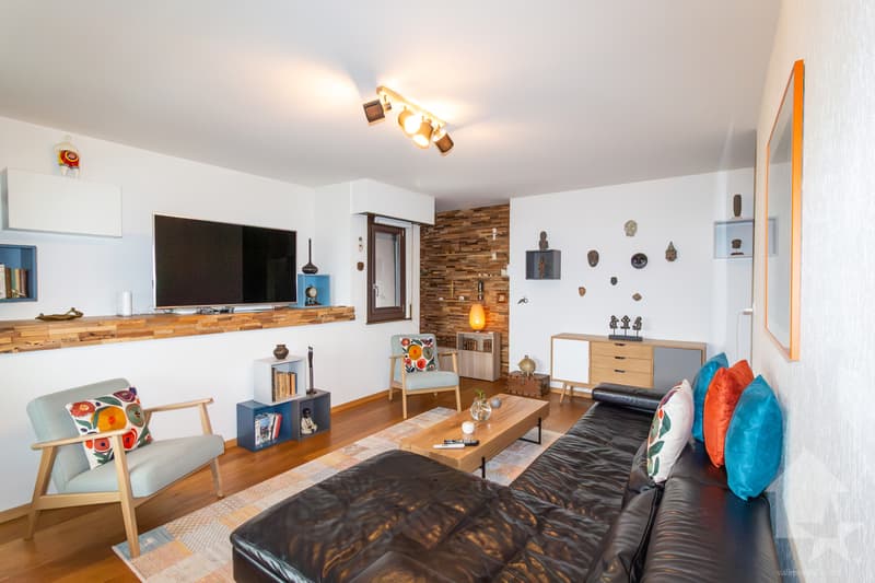 Charmant duplex 5.5 pièces en attique entièrement rénové avec goût (5)