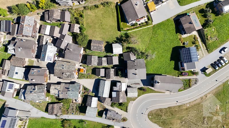 Charmant grenier et ancien mayen avec projet de rénovation (7)