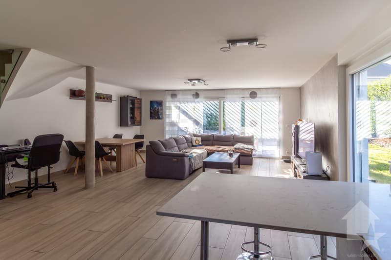 Villa moderne de 6 pièces contiguë avec de beaux espaces extérieurs (5)