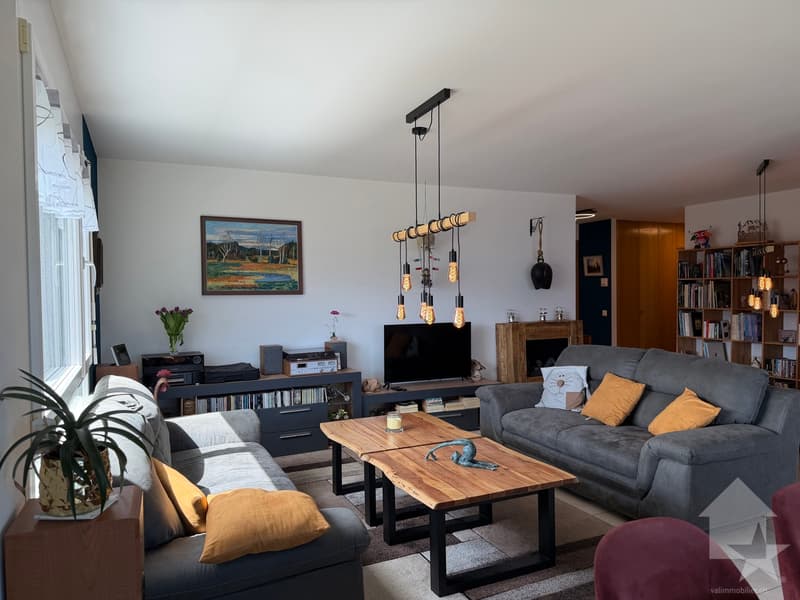 Splendide appartement de 4.5 pièces avec vue sur l'arc alpin ! (2)