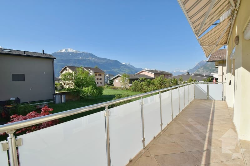 Spacieuse villa, construite en 2014, centre de Plan Conthey (1)