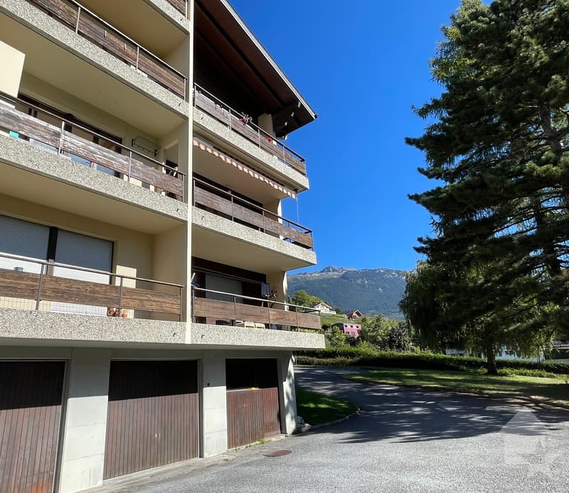 Très agréable 4,5 pièces avec balcon/terrasse au sud et 2 places de parc (13)
