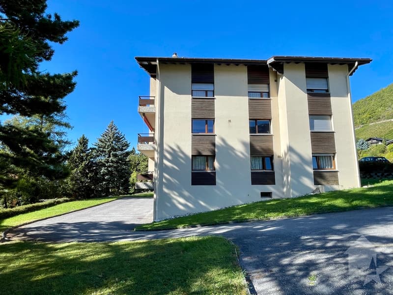Très agréable 4,5 pièces avec balcon/terrasse au sud et 2 places de parc (12)