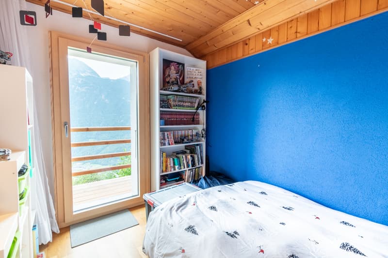 Magnificent renovated chalet on a 3'932 m2 plot (10)