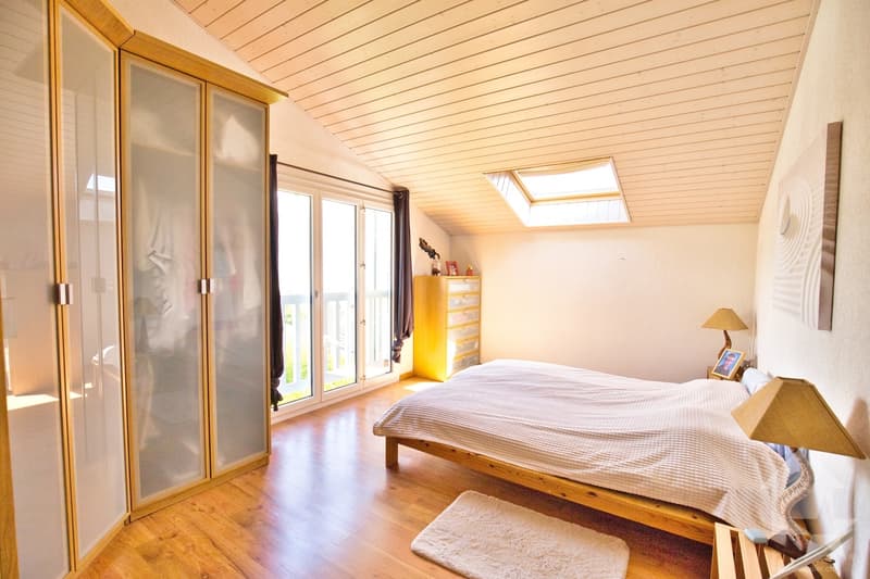 Magnifique maison jumelée par le garage (13)