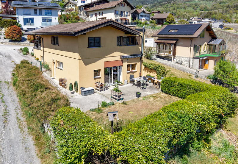 Villa de 5.5 pièces en bordure de vignes, vue splendide, calme, ensoleillé (1)