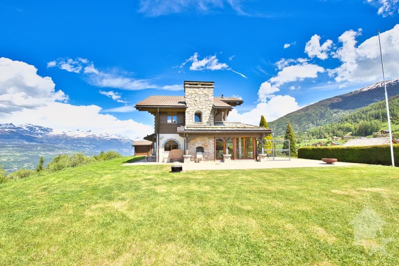 Chalet de 2 appartements sur une grande parcelle, situation exceptionnelle ! (1)