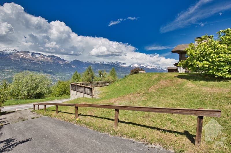 Chalet de 2 appartements sur une grande parcelle, situation exceptionnelle ! (9)