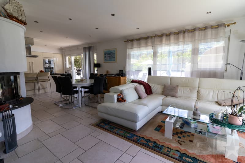 Magnifique villa de 6.5 pièces avec piscine (5)