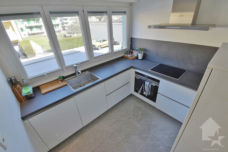 Joli 4.5 pièces, complètement rénové avec une grande terrasse (8)