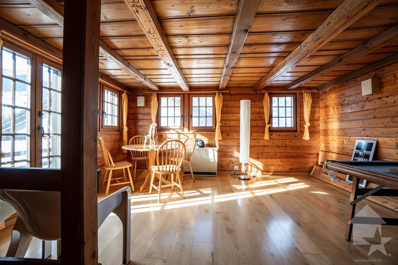 Chalet comprenant deux duplex indépendants avec grange aménageable (13)