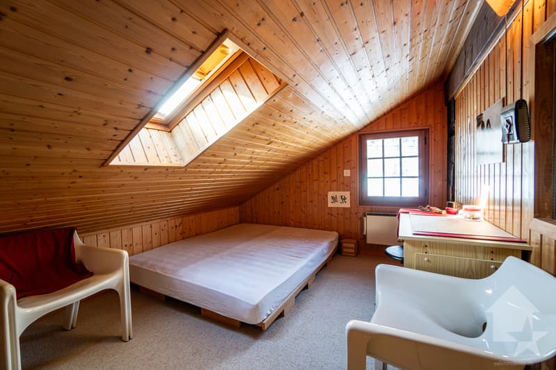 Chalet comprenant deux duplex indépendants avec grange aménageable (8)
