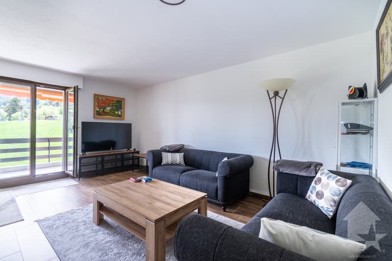 Torgon, spacious 2.5-room apartment renovated in the "Le Panorama" residence (4)