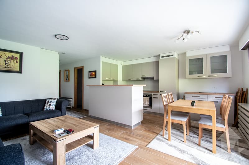 Torgon, spacious 2.5-room apartment renovated in the "Le Panorama" residence (1)