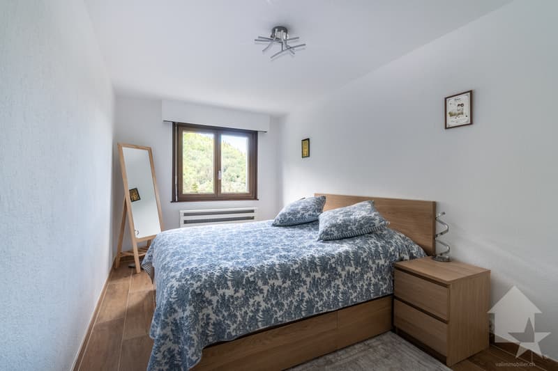 Torgon, spacious 2.5-room apartment renovated in the "Le Panorama" residence (7)