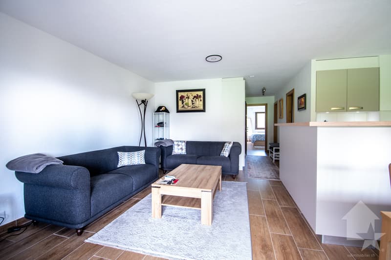 Torgon, spacious 2.5-room apartment renovated in the "Le Panorama" residence (3)