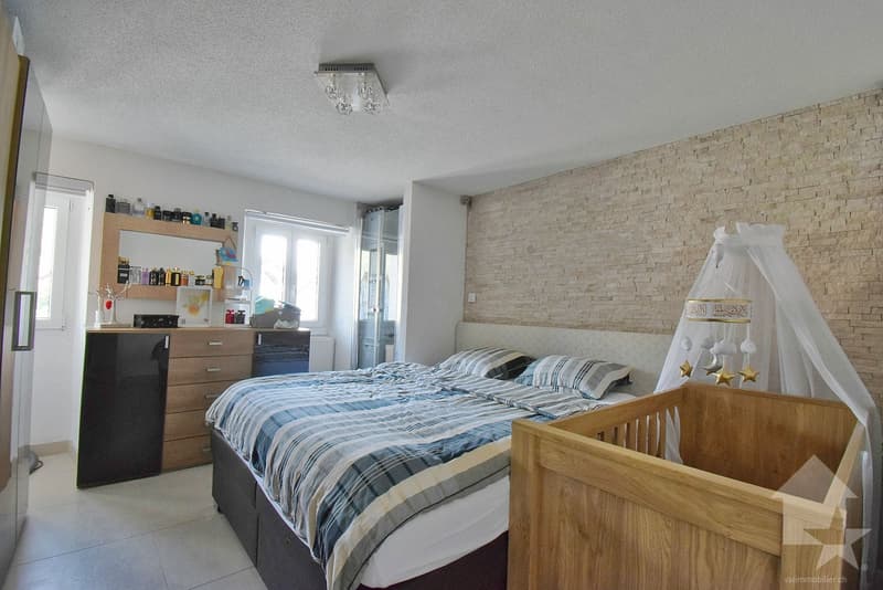 Appartement de 4.5 pcs très bien situé avec 3 places de parcs incluses ! (6)