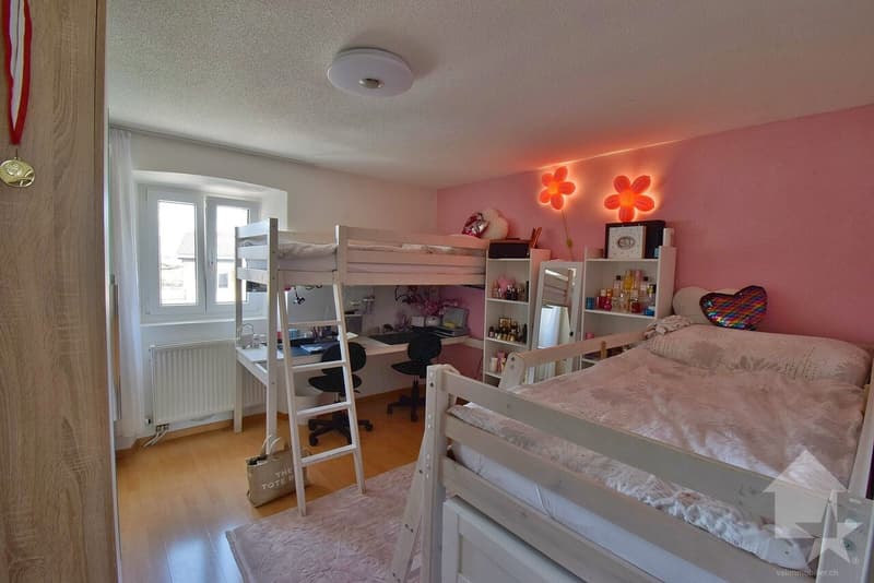 Appartement de 4.5 pcs très bien situé avec 3 places de parcs incluses ! (7)
